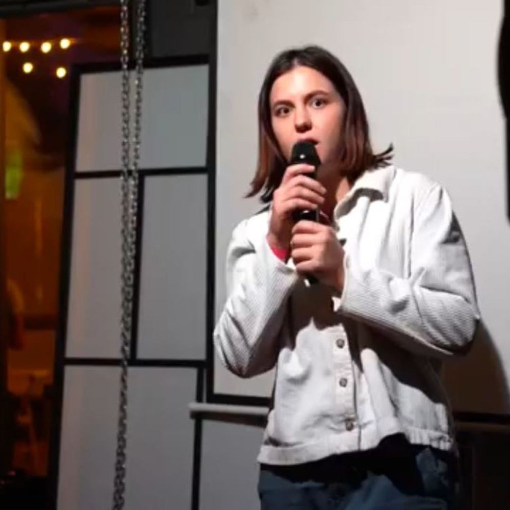 Meet your Posher, Mia